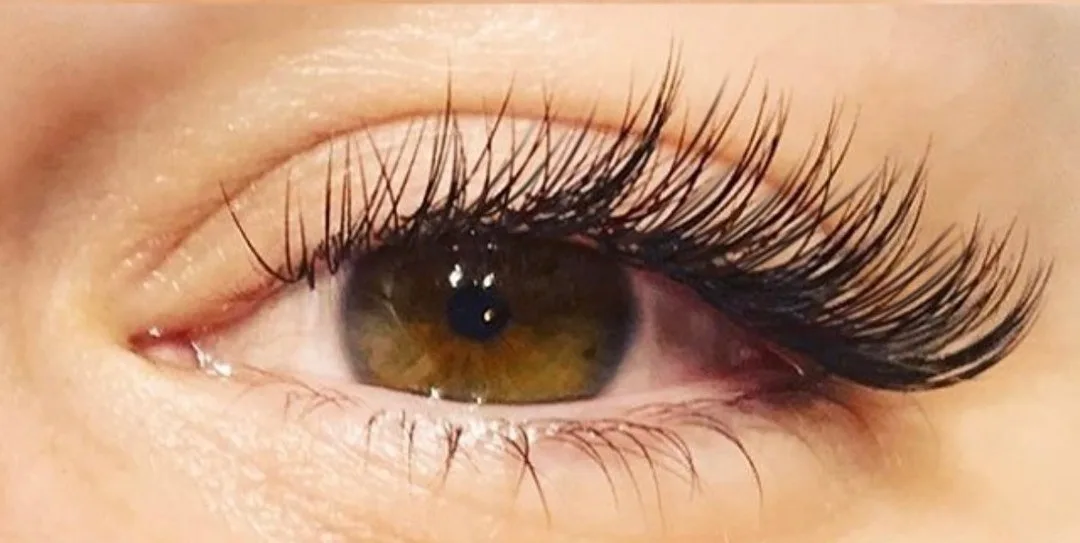 Olhos encapuzados — foto de referência do formato do olho